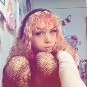 Meet your Posher, Alexis